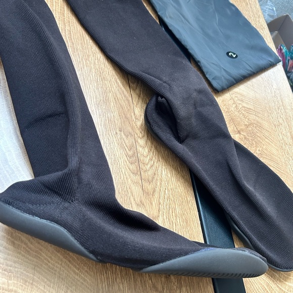 YZY PODS Brand New!! Limited Edition! Authentic! Brand New! #Yeezy - Picture 7 of 7